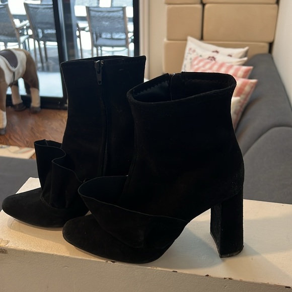 Zara Ruffle Boots - Picture 4 of 5